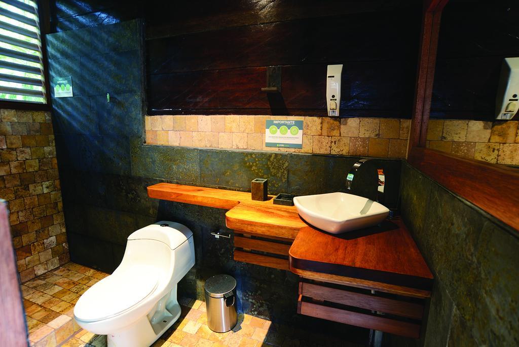Jamu Lodge Puerto Montufar Zewnętrze zdjęcie