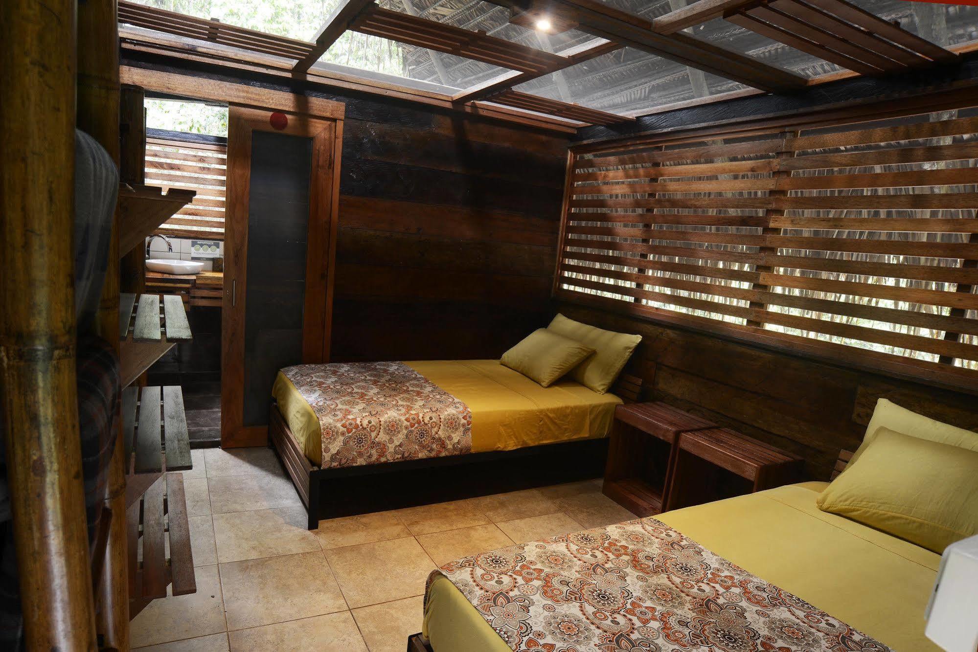Jamu Lodge Puerto Montufar Zewnętrze zdjęcie