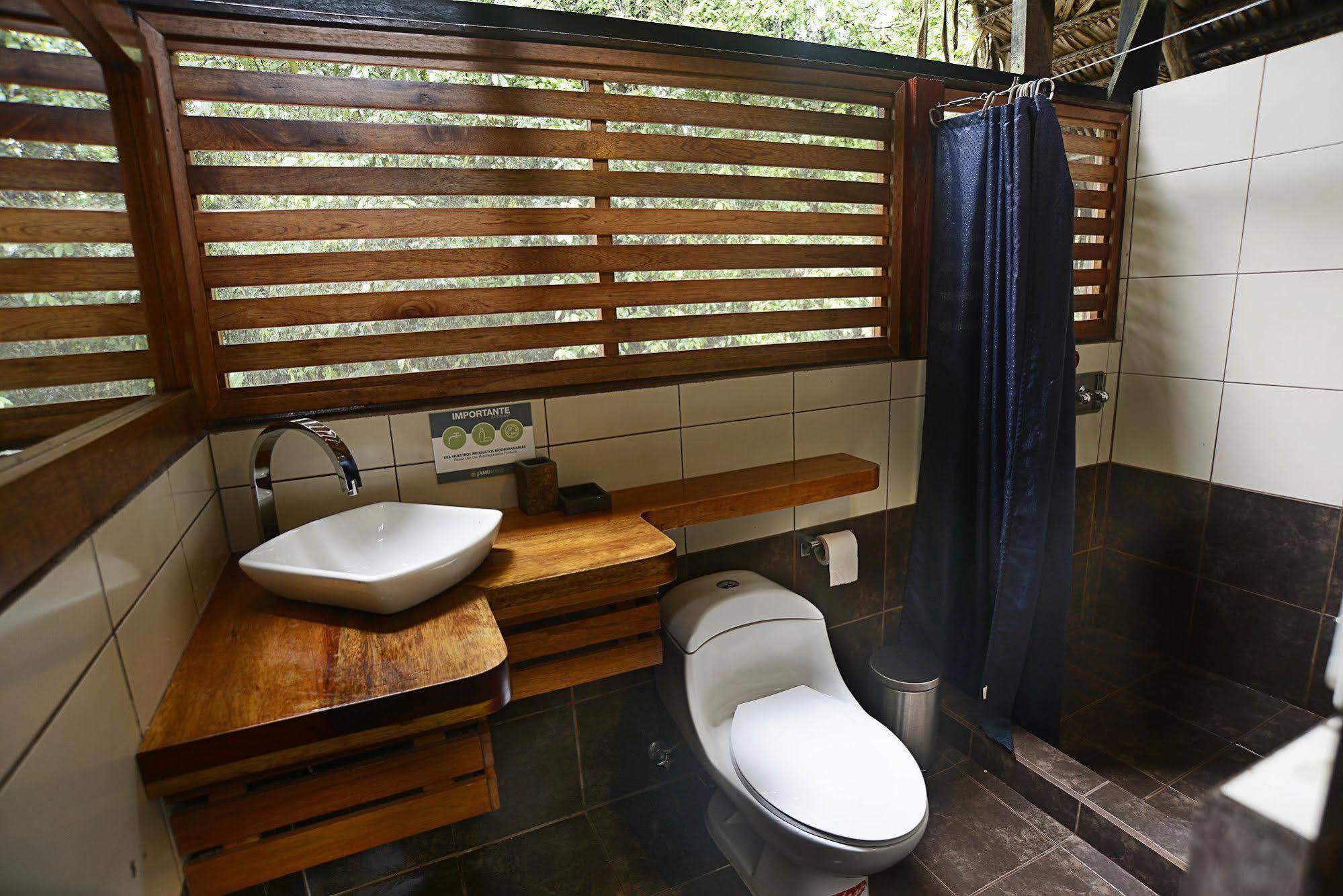 Jamu Lodge Puerto Montufar Zewnętrze zdjęcie