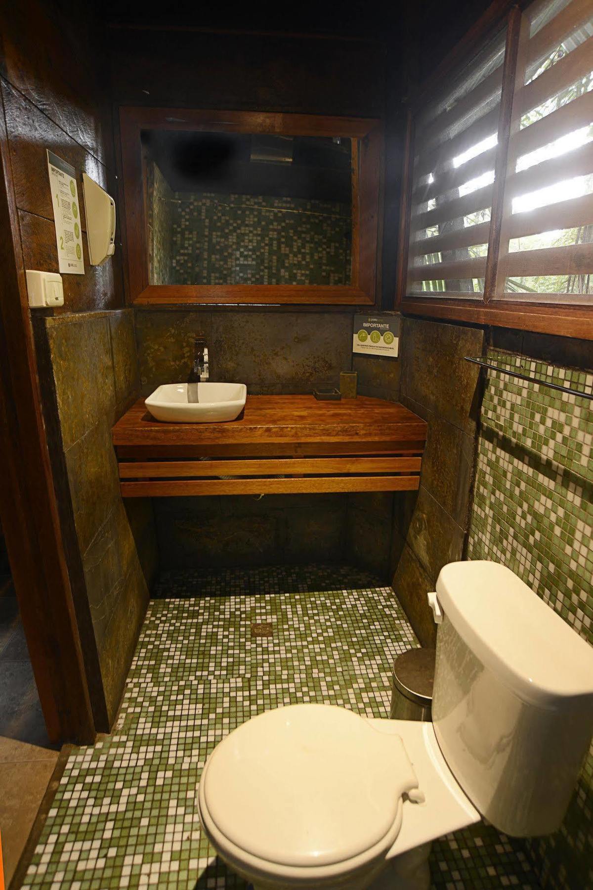 Jamu Lodge Puerto Montufar Zewnętrze zdjęcie