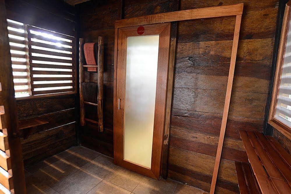 Jamu Lodge Puerto Montufar Zewnętrze zdjęcie
