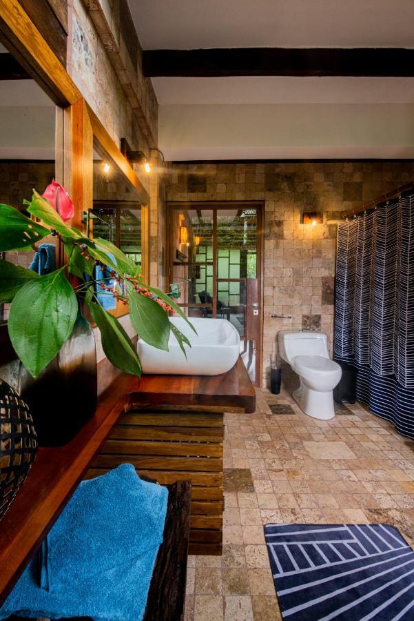 Jamu Lodge Puerto Montufar Zewnętrze zdjęcie