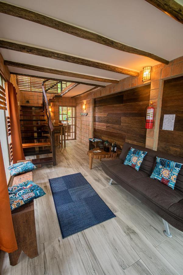 Jamu Lodge Puerto Montufar Zewnętrze zdjęcie